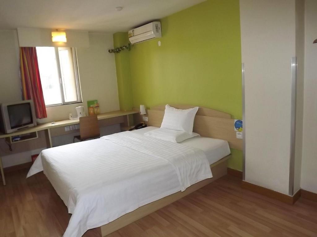 7 Days Inn Shanghai Minhang Dongchuan Road Jiaotong University Exterior foto