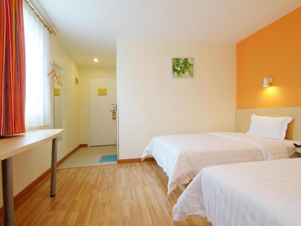 7 Days Inn Shanghai Minhang Dongchuan Road Jiaotong University Exterior foto
